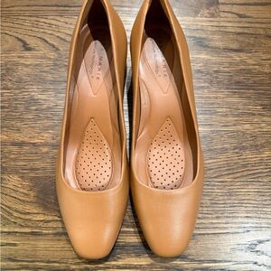 Alex Marie Tan Cognac Leather Block Heel Pumps – Size 7.5